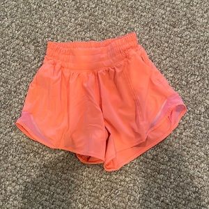 Lululemon Hotty Hot 4 in shorts SUNSET
